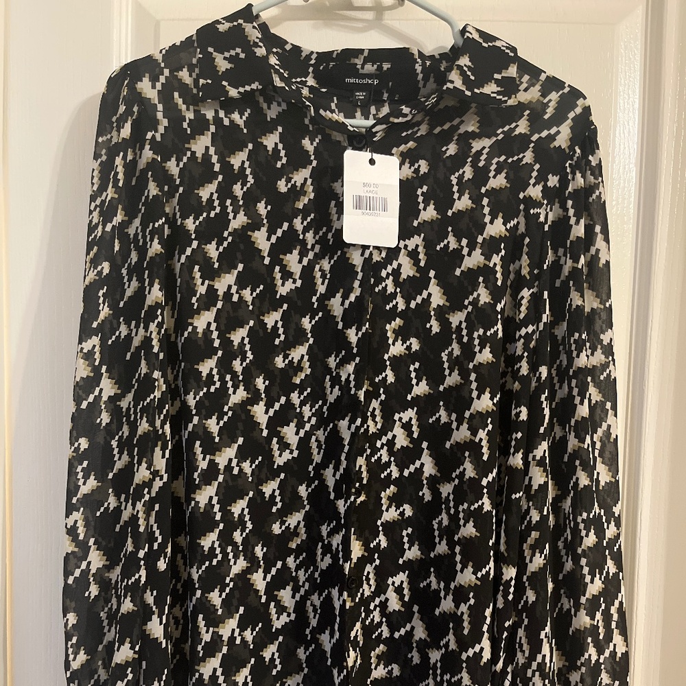 Black & white blouse